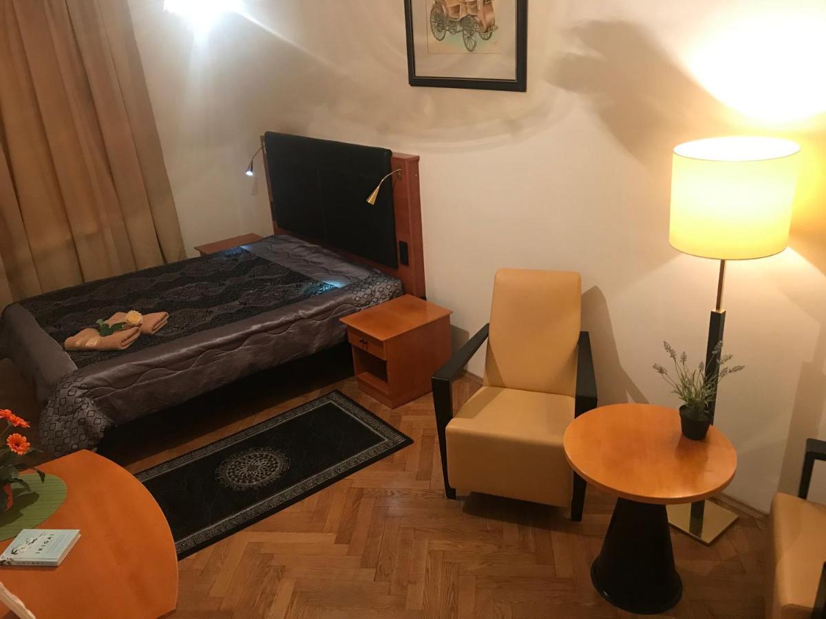 All Seasons Hostel Praha Eksteriør bilde