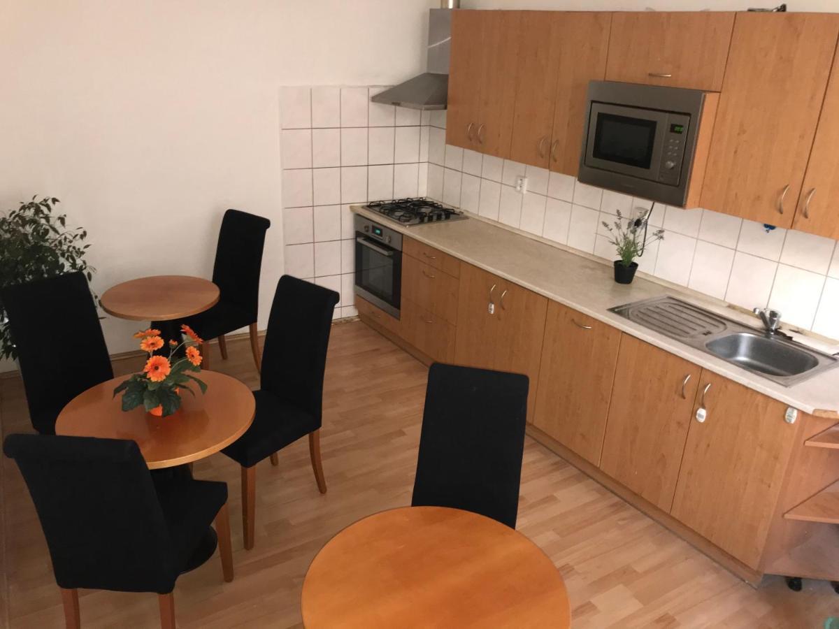 All Seasons Hostel Praha Eksteriør bilde