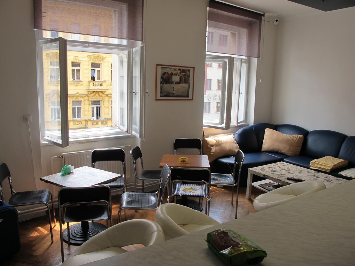 All Seasons Hostel Praha Eksteriør bilde