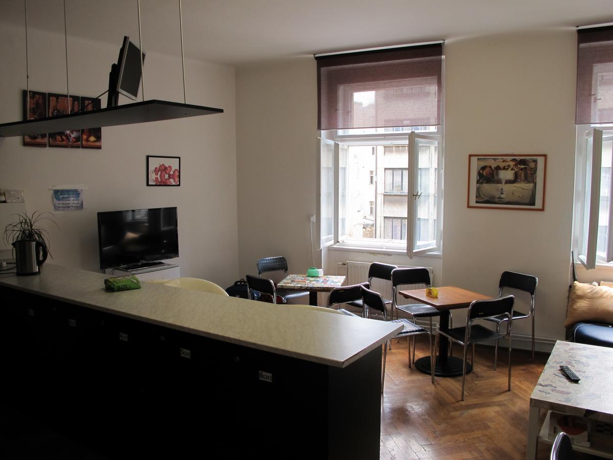 All Seasons Hostel Praha Eksteriør bilde