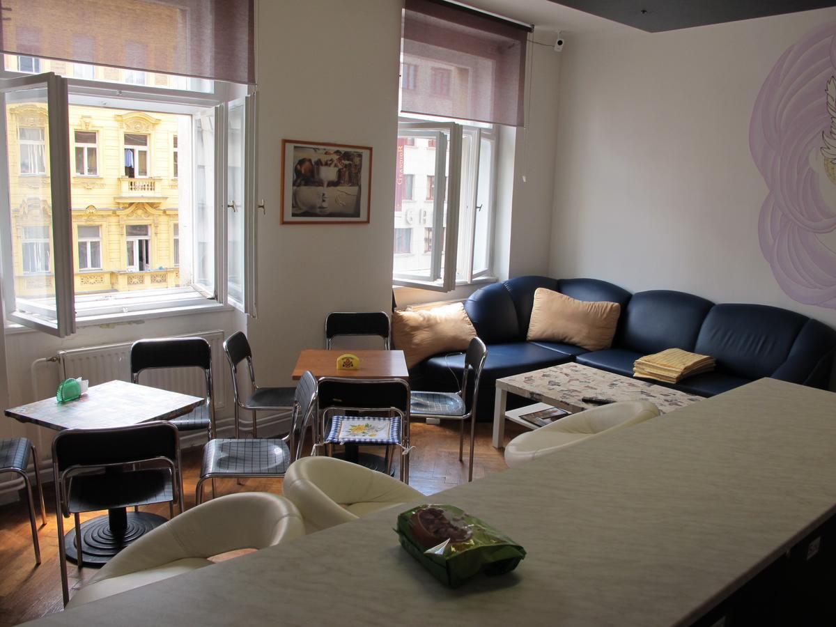 All Seasons Hostel Praha Eksteriør bilde